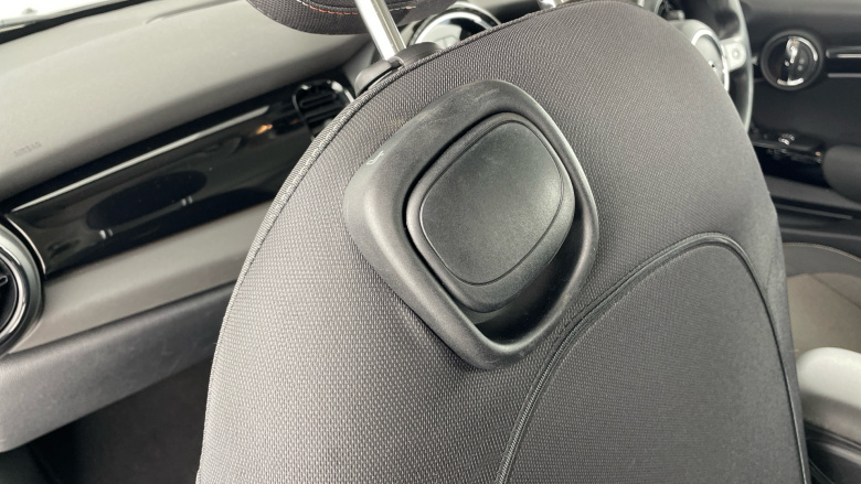 MINI Hatchback 1.5 Cooper Classic 3dr Auto Petrol Hatchback